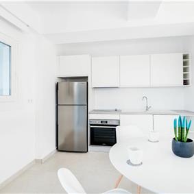 4 bedroom villa with infinity pool and sea view in Perithia, Corfu, sleeps 9